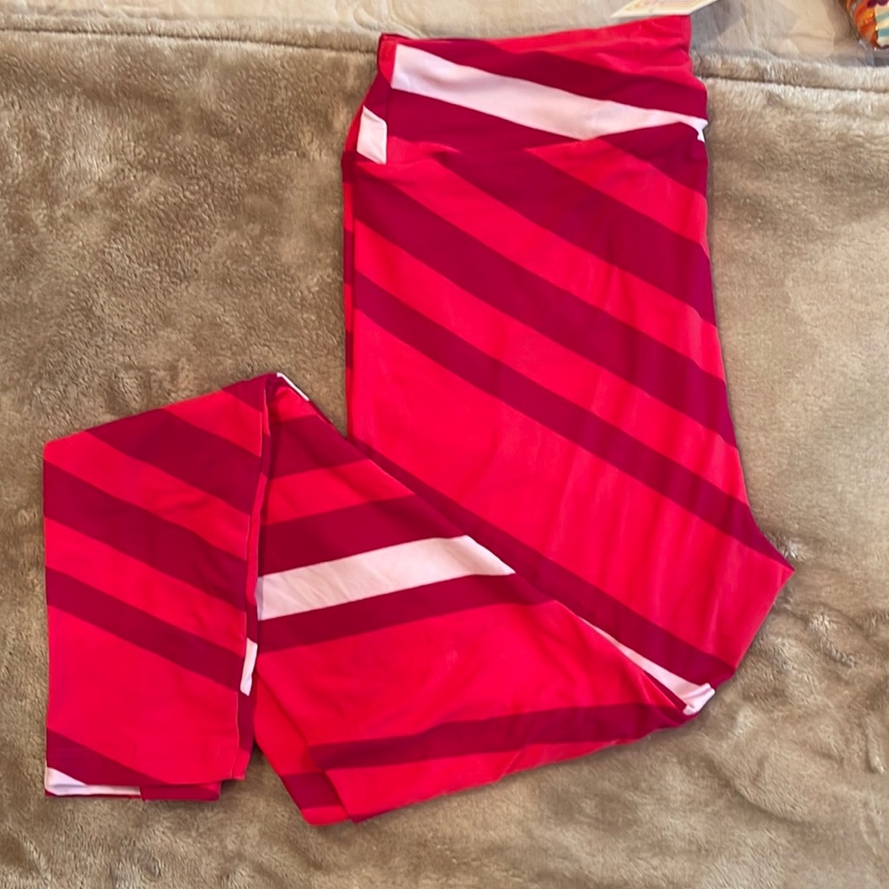 Lularoe legging size- TALL/CURVY or 10-20. Yoga waistband. new with tags.